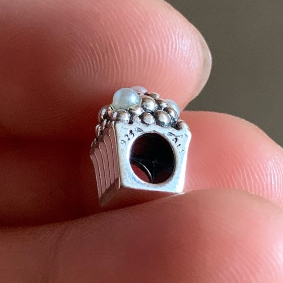 NWOT Delicious Popcorn Charm, Pale Pink Enamel & White Crystal Pearls Silver 925 - Picture 9 of 9